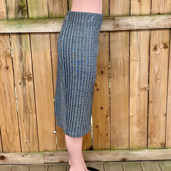 Torrid Glitter Ribbed Knit Pencil Skirt EUC - Picture 6 of 9